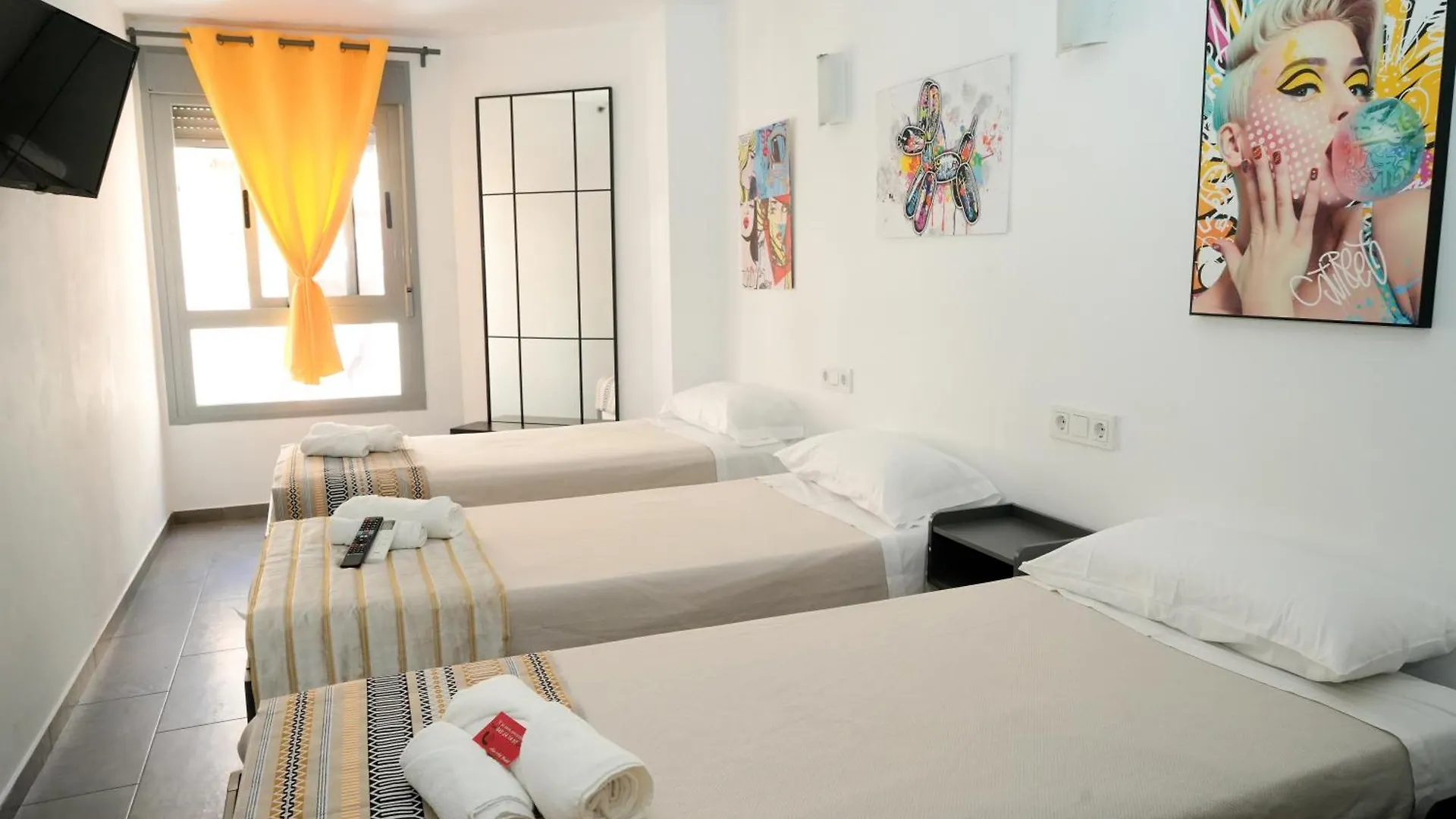 New Art Hostel - Albergue Juvenil ميورقة 0*,  إسبانيا