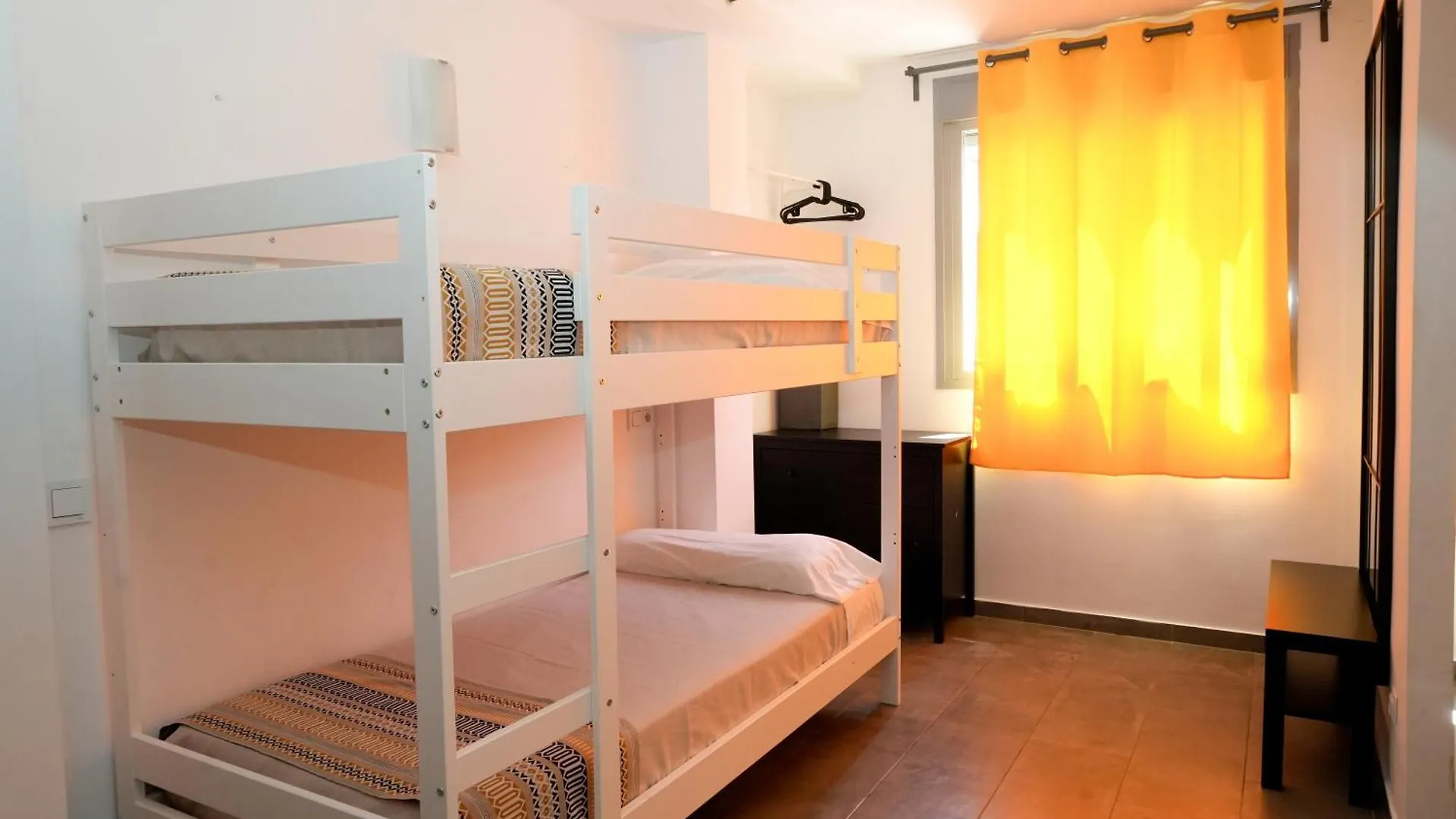 New Art Hostel - Albergue Juvenil Palma