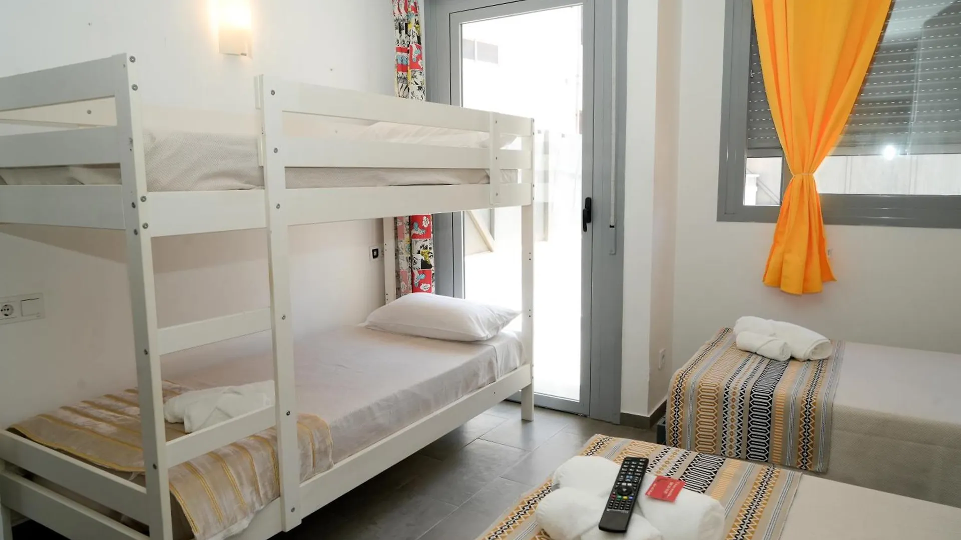 New Art Hostel - Albergue Juvenil Palma